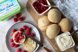 Scones met witte chocolade roomkaas