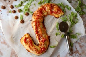 Sinterklaas calzone met salami en ham