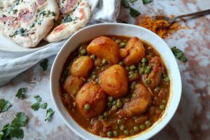 Aardappelcurry met erwten (Aloo mutter)